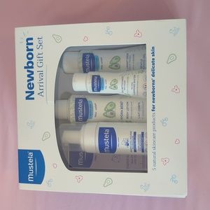 Mustela Newborn Arrival Gift Set - 5 piece